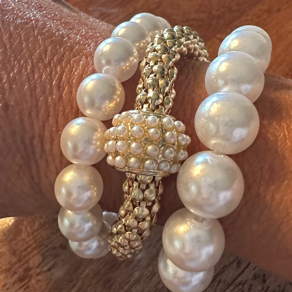 3 Piece Pearl and Gold Elastic Bracelet Set - Picture 2 of 7
